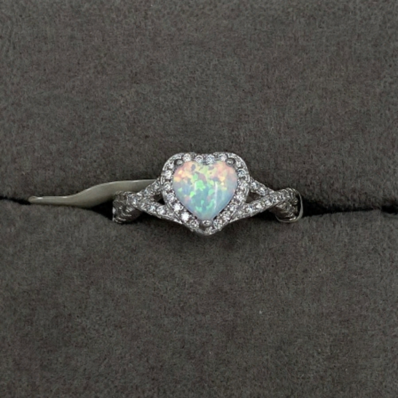 Charmed Aroma Jewelry - 925 silver heart shaped ring size 6 Charmed Aroma